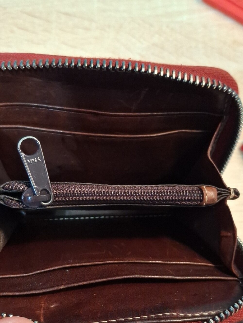 Dooney & Bourke Wayfarer Nylon Red Wallet with Brown Leather Trim Vintage - Picture 8 of 10